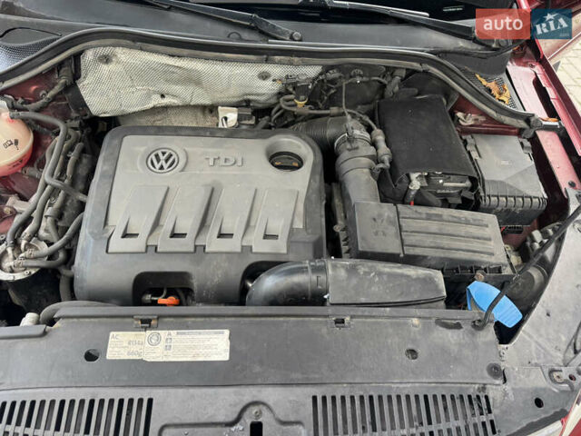 Красный Фольксваген Тигуан, объемом двигателя 1.97 л и пробегом 205 тыс. км за 12500 $, фото 9 на Automoto.ua