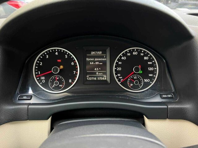 Червоний Фольксваген Тігуан, об'ємом двигуна 2 л та пробігом 120 тис. км за 11800 $, фото 16 на Automoto.ua