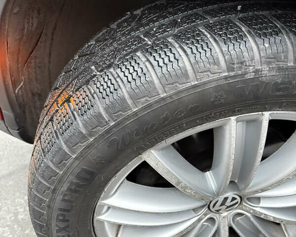 Красный Фольксваген Тигуан, объемом двигателя 1.98 л и пробегом 224 тыс. км за 11500 $, фото 13 на Automoto.ua