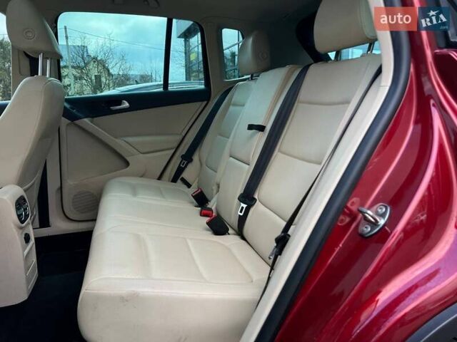 Красный Фольксваген Тигуан, объемом двигателя 1.98 л и пробегом 120 тыс. км за 11800 $, фото 25 на Automoto.ua