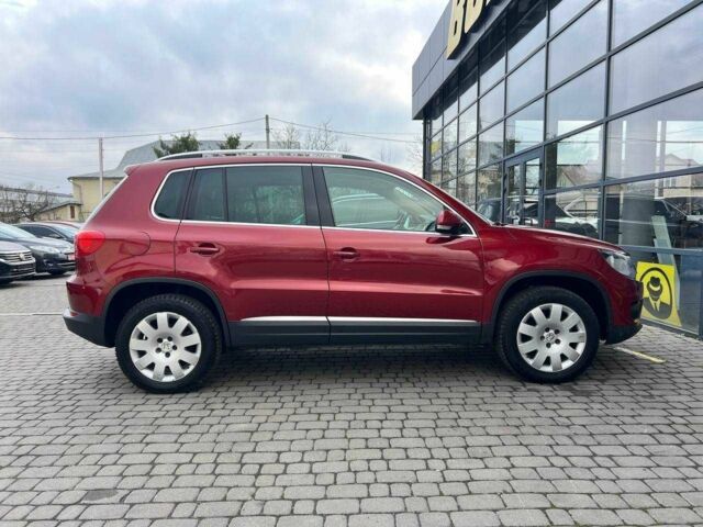 Червоний Фольксваген Тігуан, об'ємом двигуна 2 л та пробігом 120 тис. км за 11800 $, фото 7 на Automoto.ua