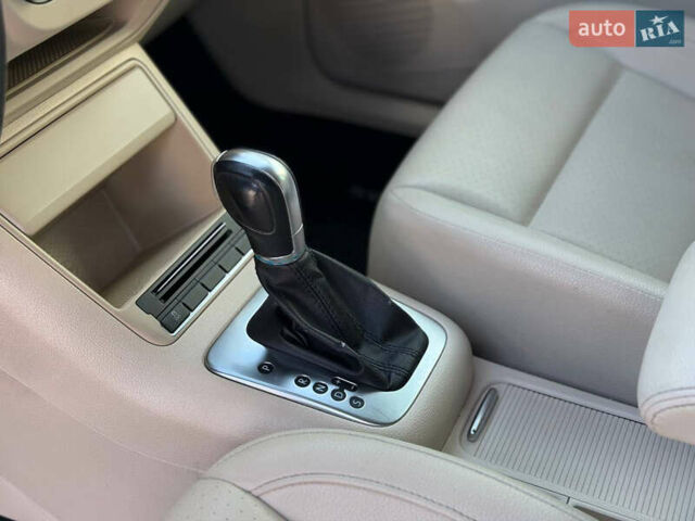 Красный Фольксваген Тигуан, объемом двигателя 1.98 л и пробегом 181 тыс. км за 12200 $, фото 11 на Automoto.ua