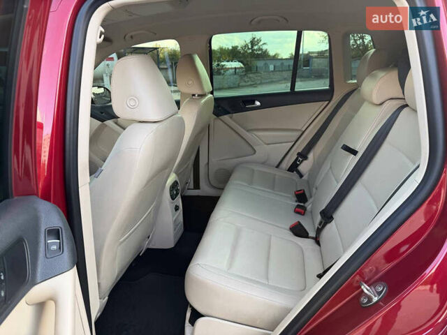 Красный Фольксваген Тигуан, объемом двигателя 1.98 л и пробегом 181 тыс. км за 12200 $, фото 19 на Automoto.ua