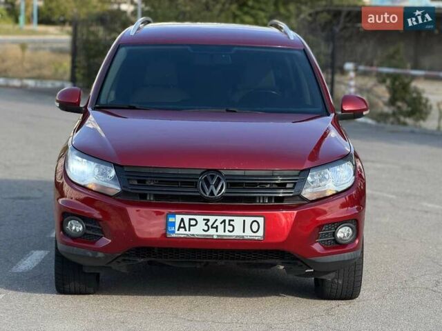Красный Фольксваген Тигуан, объемом двигателя 1.98 л и пробегом 181 тыс. км за 12200 $, фото 2 на Automoto.ua