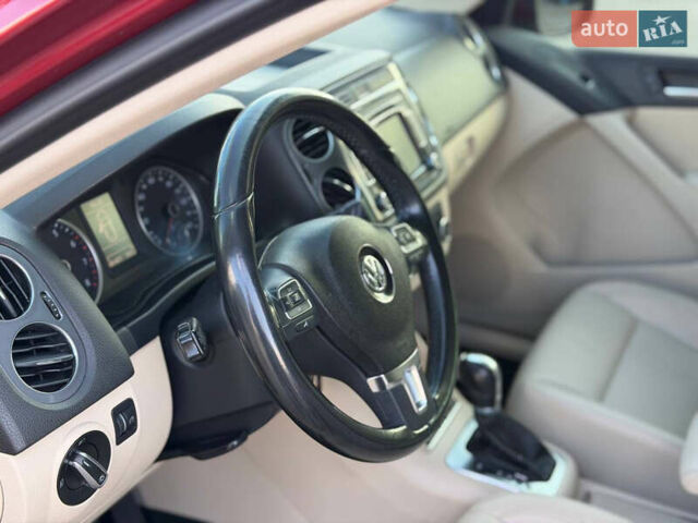 Красный Фольксваген Тигуан, объемом двигателя 1.98 л и пробегом 181 тыс. км за 12200 $, фото 10 на Automoto.ua