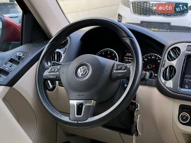 Красный Фольксваген Тигуан, объемом двигателя 1.98 л и пробегом 120 тыс. км за 11800 $, фото 14 на Automoto.ua