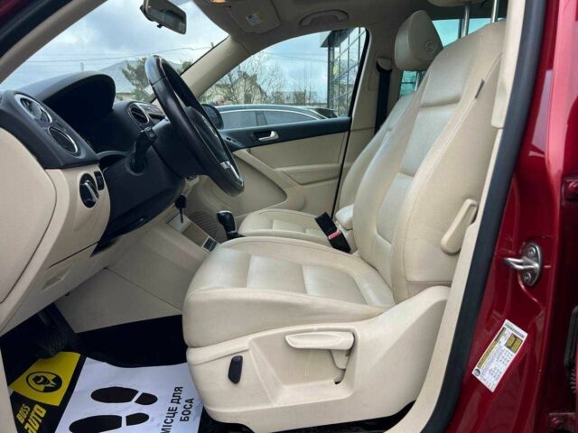 Червоний Фольксваген Тігуан, об'ємом двигуна 2 л та пробігом 120 тис. км за 11800 $, фото 8 на Automoto.ua