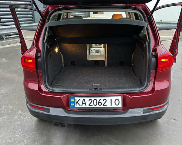 Красный Фольксваген Тигуан, объемом двигателя 1.98 л и пробегом 224 тыс. км за 11500 $, фото 11 на Automoto.ua