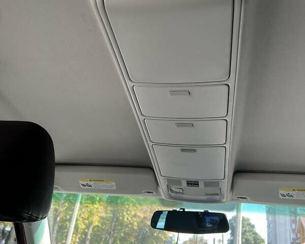 Червоний Фольксваген Тігуан, об'ємом двигуна 2 л та пробігом 91 тис. км за 13500 $, фото 9 на Automoto.ua