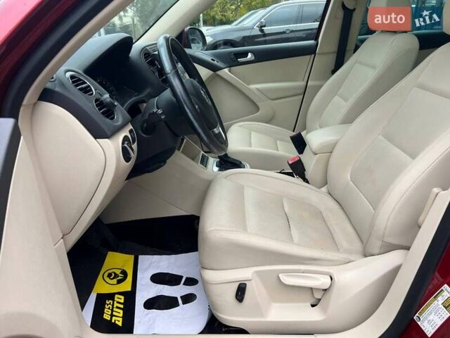 Красный Фольксваген Тигуан, объемом двигателя 1.98 л и пробегом 175 тыс. км за 13800 $, фото 18 на Automoto.ua