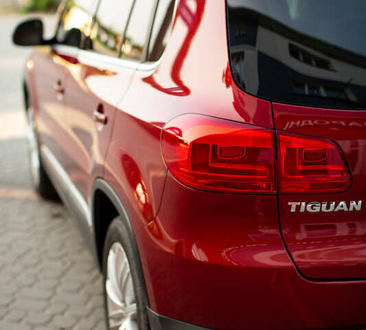 Красный Фольксваген Тигуан, объемом двигателя 1.98 л и пробегом 159 тыс. км за 13300 $, фото 9 на Automoto.ua