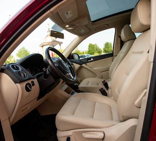 Красный Фольксваген Тигуан, объемом двигателя 1.98 л и пробегом 159 тыс. км за 13300 $, фото 24 на Automoto.ua