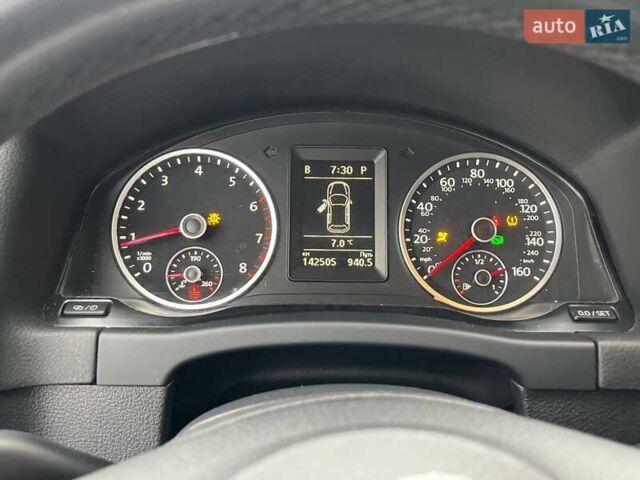 Червоний Фольксваген Тігуан, об'ємом двигуна 2 л та пробігом 142 тис. км за 7900 $, фото 10 на Automoto.ua