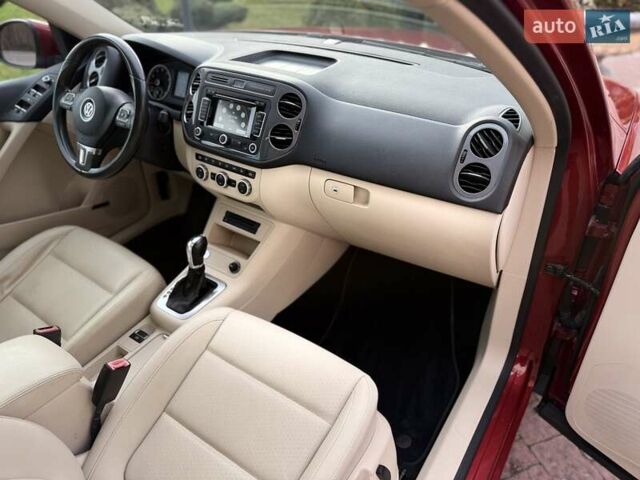 Красный Фольксваген Тигуан, объемом двигателя 1.98 л и пробегом 181 тыс. км за 13499 $, фото 74 на Automoto.ua