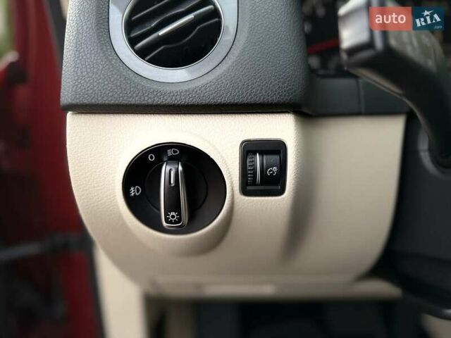 Красный Фольксваген Тигуан, объемом двигателя 1.98 л и пробегом 181 тыс. км за 13499 $, фото 54 на Automoto.ua