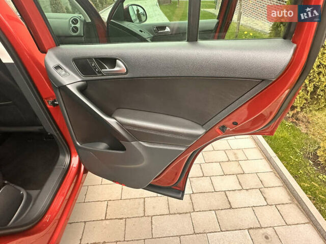 Червоний Фольксваген Тігуан, об'ємом двигуна 1.98 л та пробігом 167 тис. км за 11300 $, фото 17 на Automoto.ua