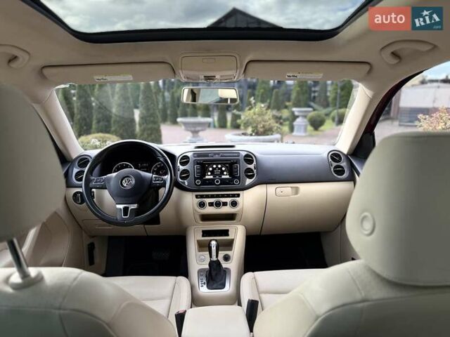Красный Фольксваген Тигуан, объемом двигателя 1.98 л и пробегом 181 тыс. км за 13499 $, фото 2 на Automoto.ua