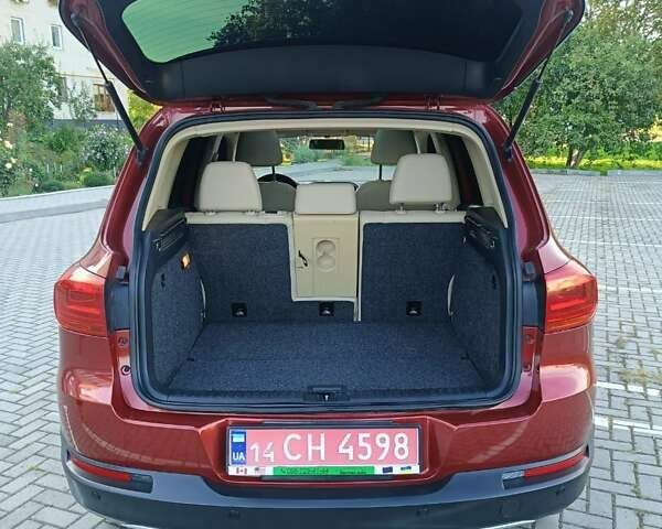 Красный Фольксваген Тигуан, объемом двигателя 2 л и пробегом 177 тыс. км за 12700 $, фото 4 на Automoto.ua