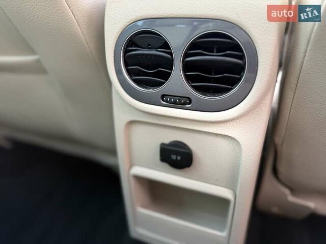 Красный Фольксваген Тигуан, объемом двигателя 1.98 л и пробегом 181 тыс. км за 13499 $, фото 78 на Automoto.ua