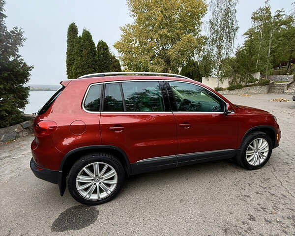 Красный Фольксваген Тигуан, объемом двигателя 2 л и пробегом 162 тыс. км за 14700 $, фото 6 на Automoto.ua