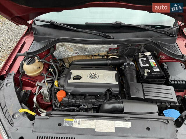Червоний Фольксваген Тігуан, об'ємом двигуна 2 л та пробігом 140 тис. км за 11100 $, фото 12 на Automoto.ua