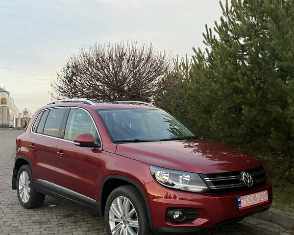 Красный Фольксваген Тигуан, объемом двигателя 0 л и пробегом 211 тыс. км за 13000 $, фото 4 на Automoto.ua