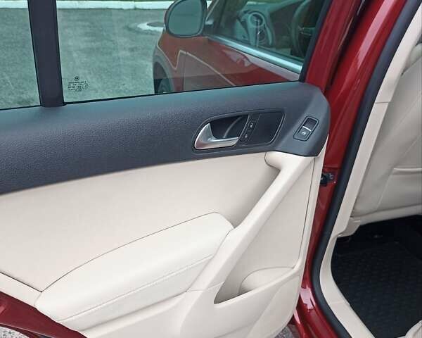 Фольксваген Тігуан 2015 у Буче на Automoto.ua Червоний Фольксваген Тігуан, об'ємом двигуна 1.98 л та пробігом 93 тис. км за 15200 $, фото 27 на Automoto.ua