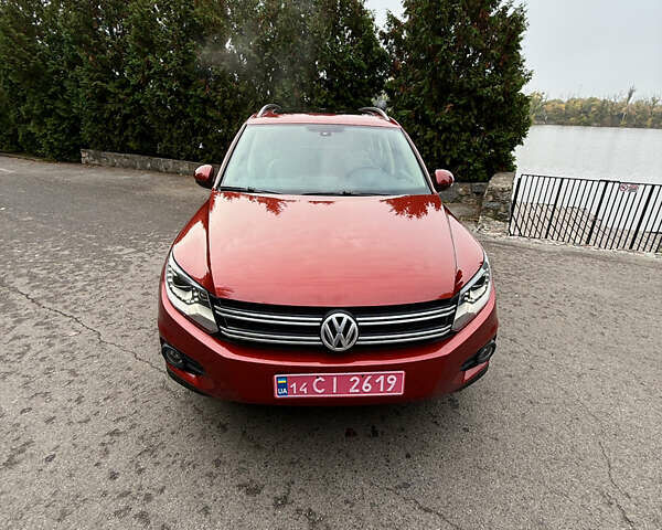 Красный Фольксваген Тигуан, объемом двигателя 2 л и пробегом 162 тыс. км за 14700 $, фото 3 на Automoto.ua