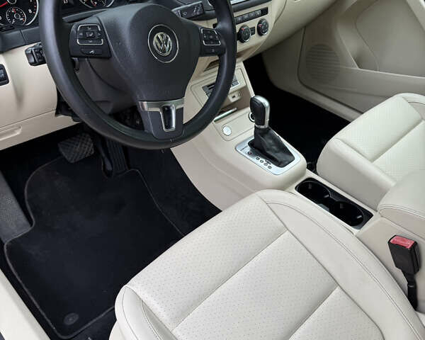 Красный Фольксваген Тигуан, объемом двигателя 2 л и пробегом 162 тыс. км за 14700 $, фото 17 на Automoto.ua