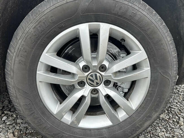 Червоний Фольксваген Тігуан, об'ємом двигуна 2 л та пробігом 140 тис. км за 11100 $, фото 27 на Automoto.ua