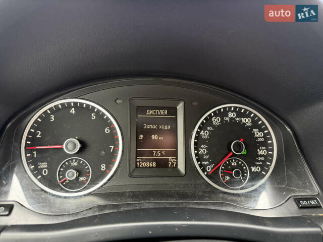 Червоний Фольксваген Тігуан, об'ємом двигуна 2 л та пробігом 140 тис. км за 11100 $, фото 15 на Automoto.ua