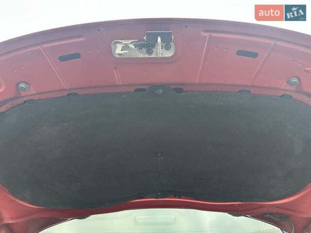 Червоний Фольксваген Тігуан, об'ємом двигуна 2 л та пробігом 140 тис. км за 11100 $, фото 19 на Automoto.ua