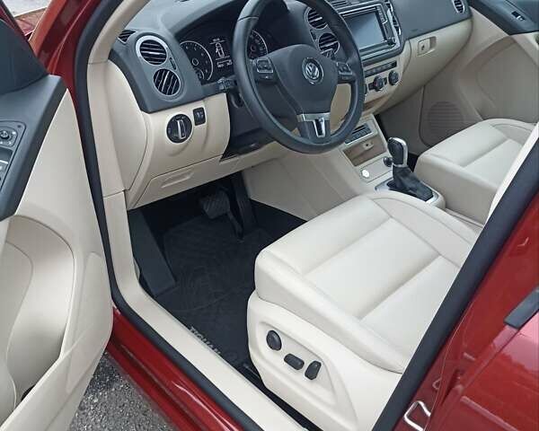 Фольксваген Тігуан 2015 у Буче на Automoto.ua Червоний Фольксваген Тігуан, об'ємом двигуна 1.98 л та пробігом 93 тис. км за 15200 $, фото 22 на Automoto.ua