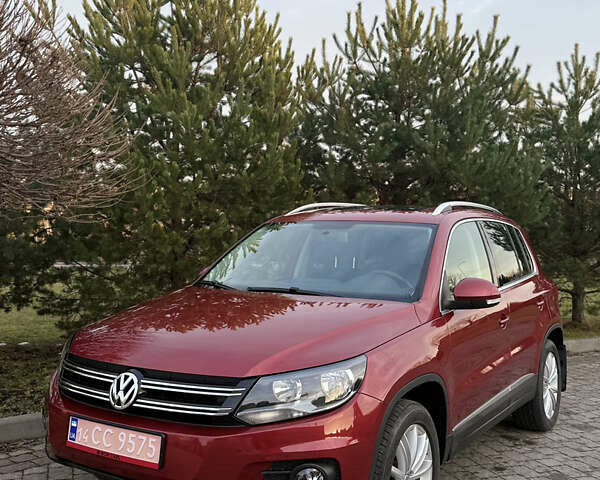 Красный Фольксваген Тигуан, объемом двигателя 0 л и пробегом 211 тыс. км за 13000 $, фото 1 на Automoto.ua