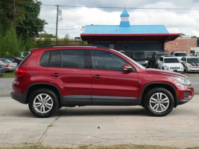 Червоний Фольксваген Тігуан, об'ємом двигуна 2 л та пробігом 80 тис. км за 7200 $, фото 7 на Automoto.ua