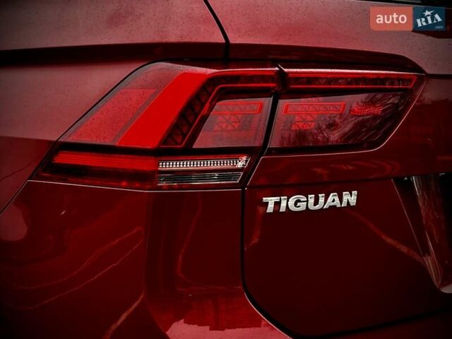 Красный Фольксваген Тигуан, объемом двигателя 1.98 л и пробегом 220 тыс. км за 19900 $, фото 18 на Automoto.ua