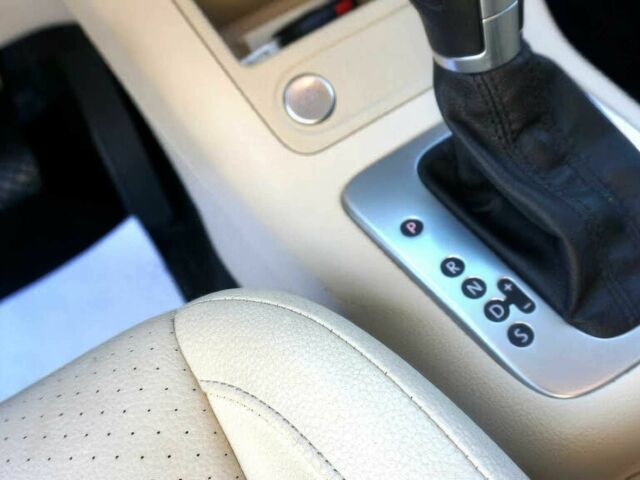 Красный Фольксваген Тигуан, объемом двигателя 2 л и пробегом 79 тыс. км за 7000 $, фото 9 на Automoto.ua