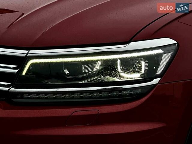 Красный Фольксваген Тигуан, объемом двигателя 1.98 л и пробегом 220 тыс. км за 19900 $, фото 11 на Automoto.ua