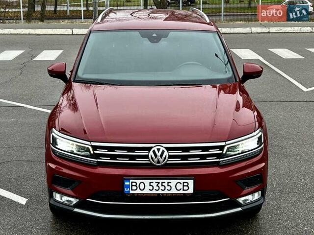 Красный Фольксваген Тигуан, объемом двигателя 1.98 л и пробегом 220 тыс. км за 19900 $, фото 2 на Automoto.ua