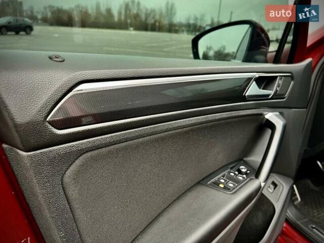 Красный Фольксваген Тигуан, объемом двигателя 1.98 л и пробегом 220 тыс. км за 19900 $, фото 33 на Automoto.ua