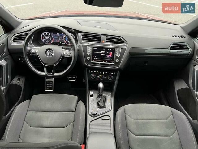 Красный Фольксваген Тигуан, объемом двигателя 1.98 л и пробегом 220 тыс. км за 19900 $, фото 42 на Automoto.ua