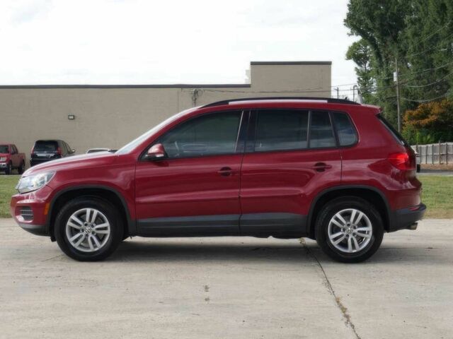 Червоний Фольксваген Тігуан, об'ємом двигуна 2 л та пробігом 79 тис. км за 7200 $, фото 4 на Automoto.ua