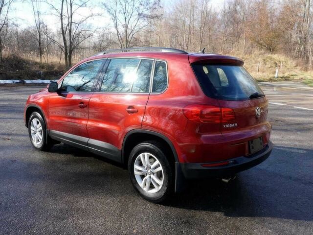 Красный Фольксваген Тигуан, объемом двигателя 2 л и пробегом 79 тыс. км за 7000 $, фото 3 на Automoto.ua