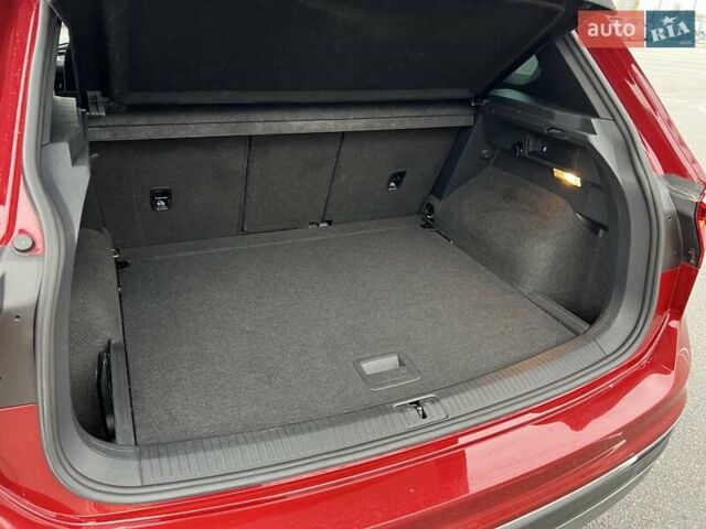 Красный Фольксваген Тигуан, объемом двигателя 1.98 л и пробегом 220 тыс. км за 19900 $, фото 50 на Automoto.ua