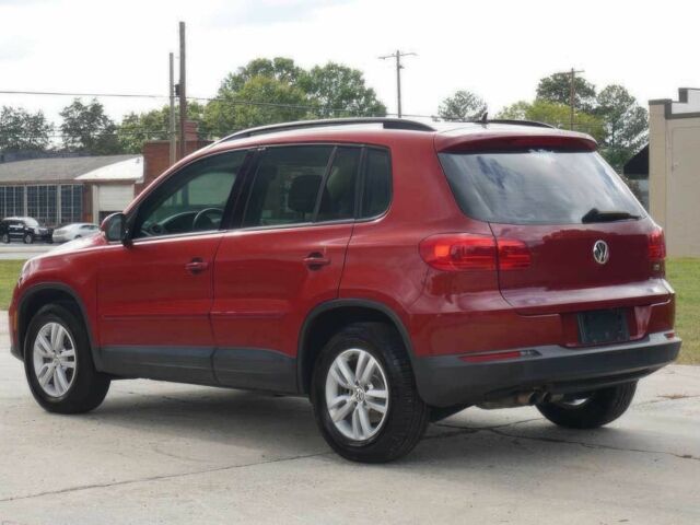 Червоний Фольксваген Тігуан, об'ємом двигуна 2 л та пробігом 79 тис. км за 7200 $, фото 7 на Automoto.ua