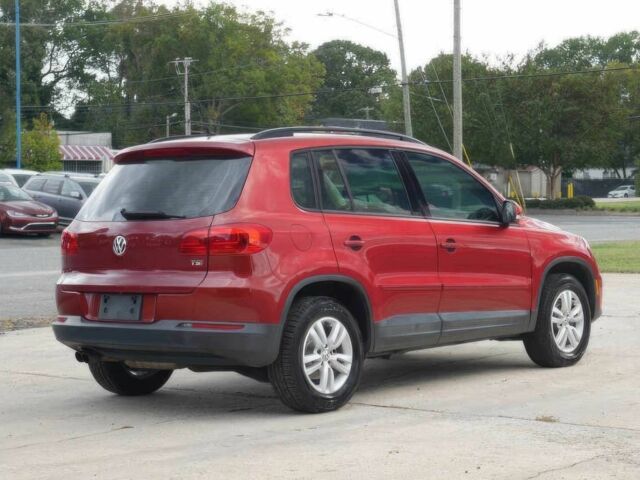 Червоний Фольксваген Тігуан, об'ємом двигуна 2 л та пробігом 79 тис. км за 7200 $, фото 5 на Automoto.ua