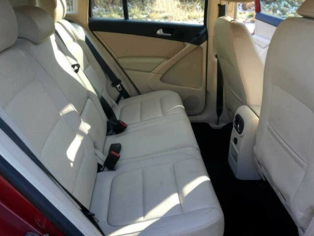 Красный Фольксваген Тигуан, объемом двигателя 2 л и пробегом 79 тыс. км за 7000 $, фото 10 на Automoto.ua