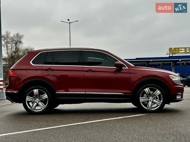 Красный Фольксваген Тигуан, объемом двигателя 1.98 л и пробегом 220 тыс. км за 19900 $, фото 4 на Automoto.ua