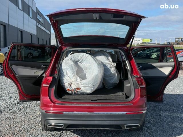 Красный Фольксваген Тигуан, объемом двигателя 2 л и пробегом 70 тыс. км за 17490 $, фото 28 на Automoto.ua