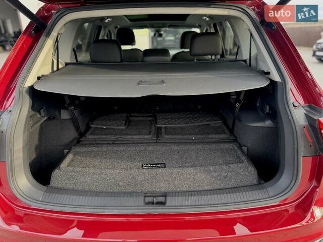 Красный Фольксваген Тигуан, объемом двигателя 2 л и пробегом 52 тыс. км за 22900 $, фото 20 на Automoto.ua
